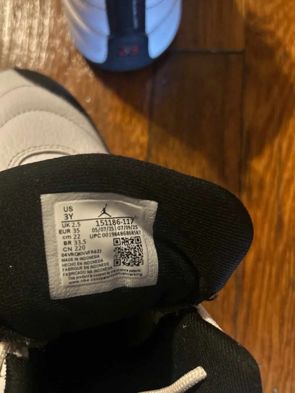 Jordan 12 Retro Taxi 2025 Size 3Y PS Boys Shoes